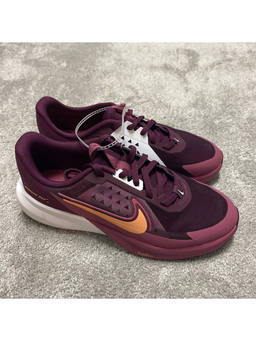 Nike Sneaker Size 5 Youth NEW